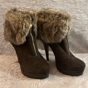 Size 8 fur trim booties